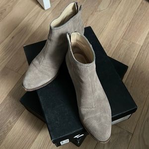 Rag & Bone Wesley Ankle suede Bootie sz 37.5. Box says warm grey.